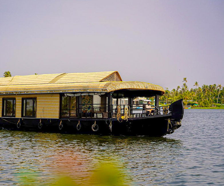 Premium Houseboat