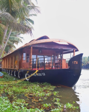 Premium houseboat